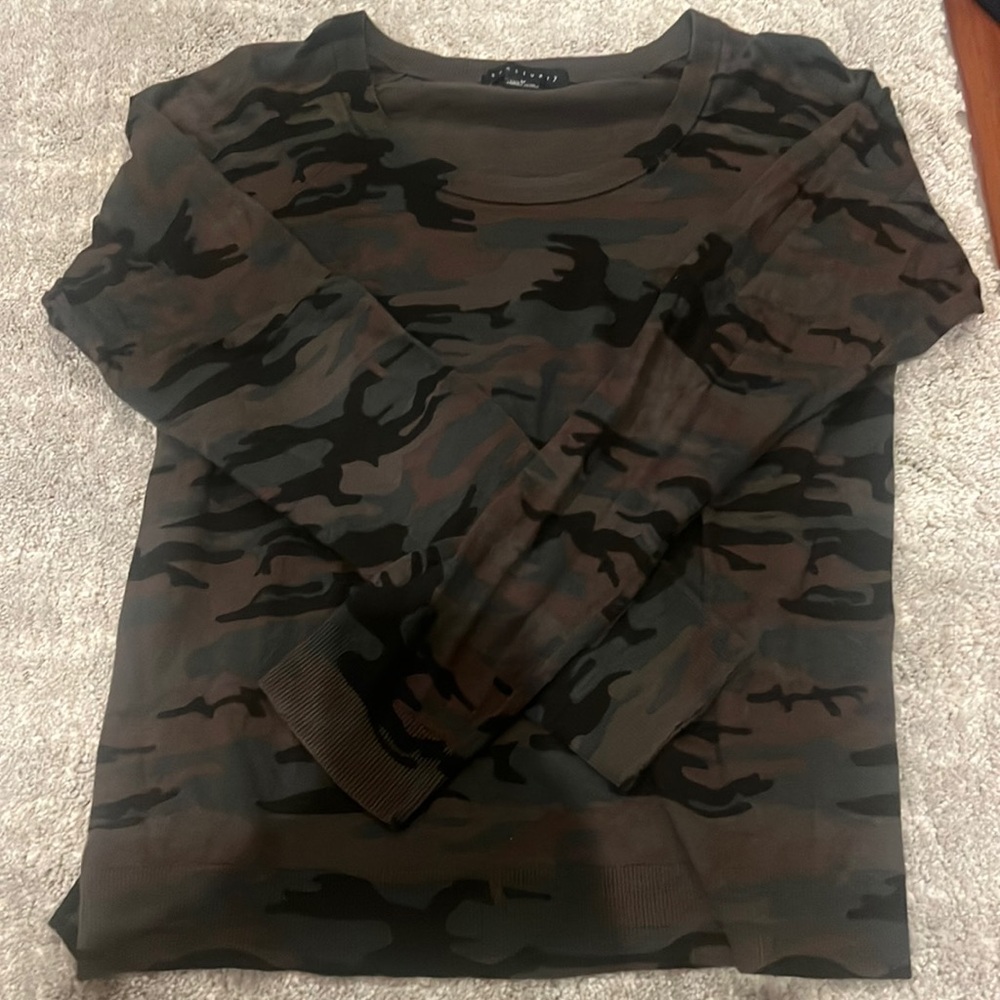 SUPER SOFT CAMO SWEATER